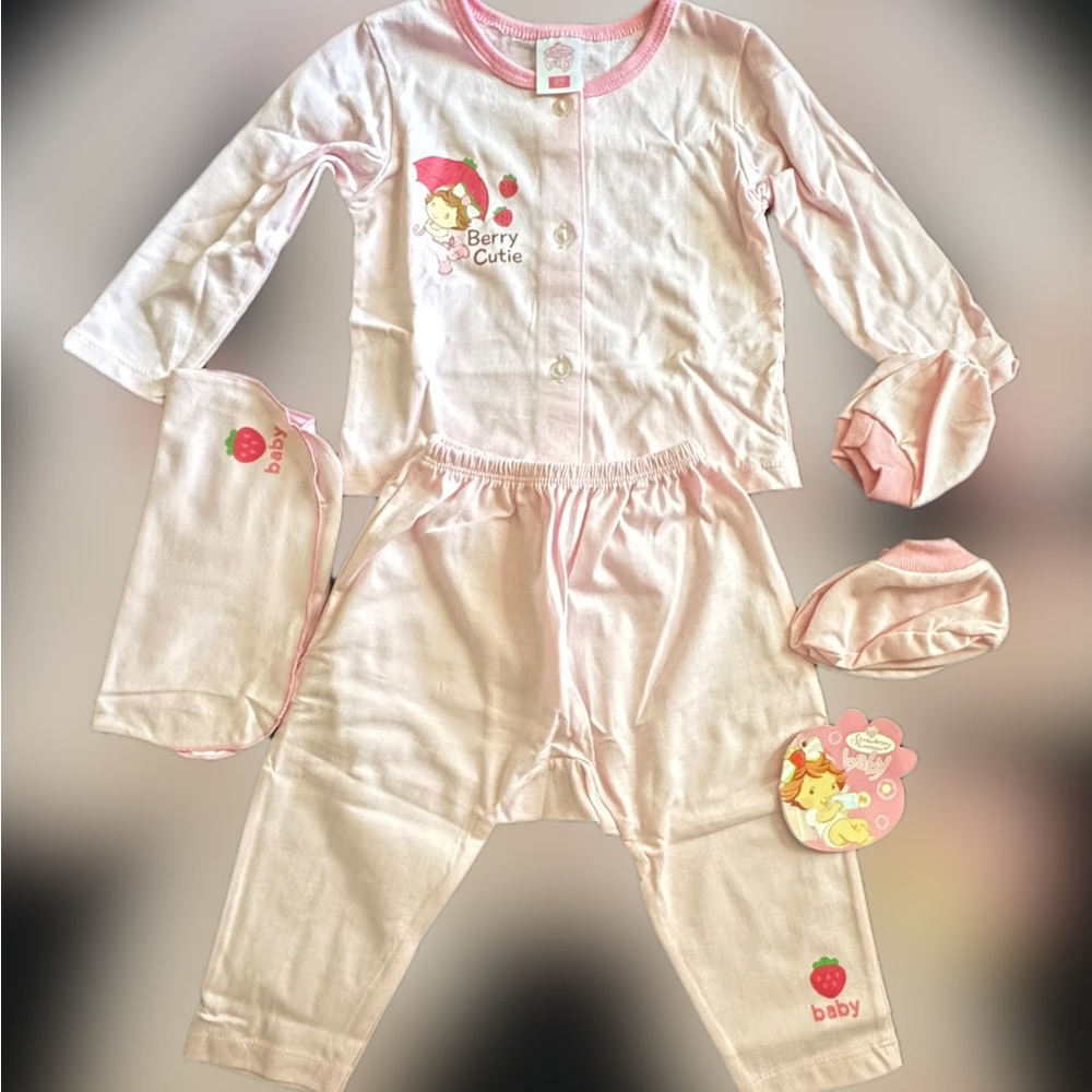 Baby Strawberry Shortcake Gift Set OUT OF BOX